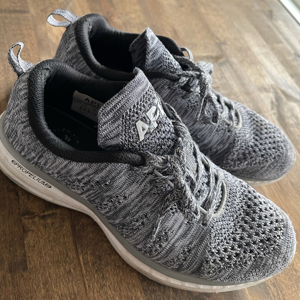 APL women’s 8.5